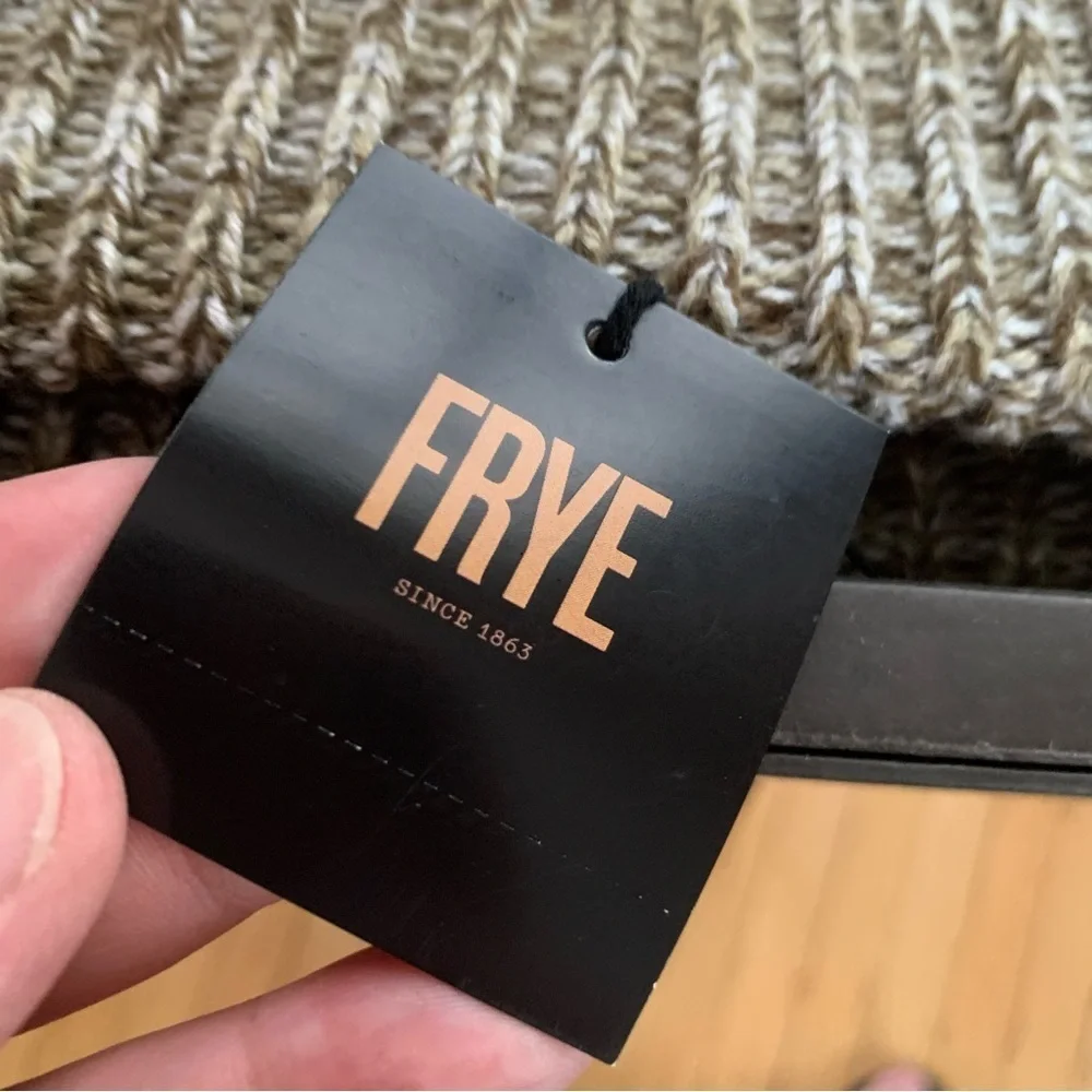 FRYE | NWT Gift Set Brown Marled Knit Beanie & Brown Leather Card Case Carrier